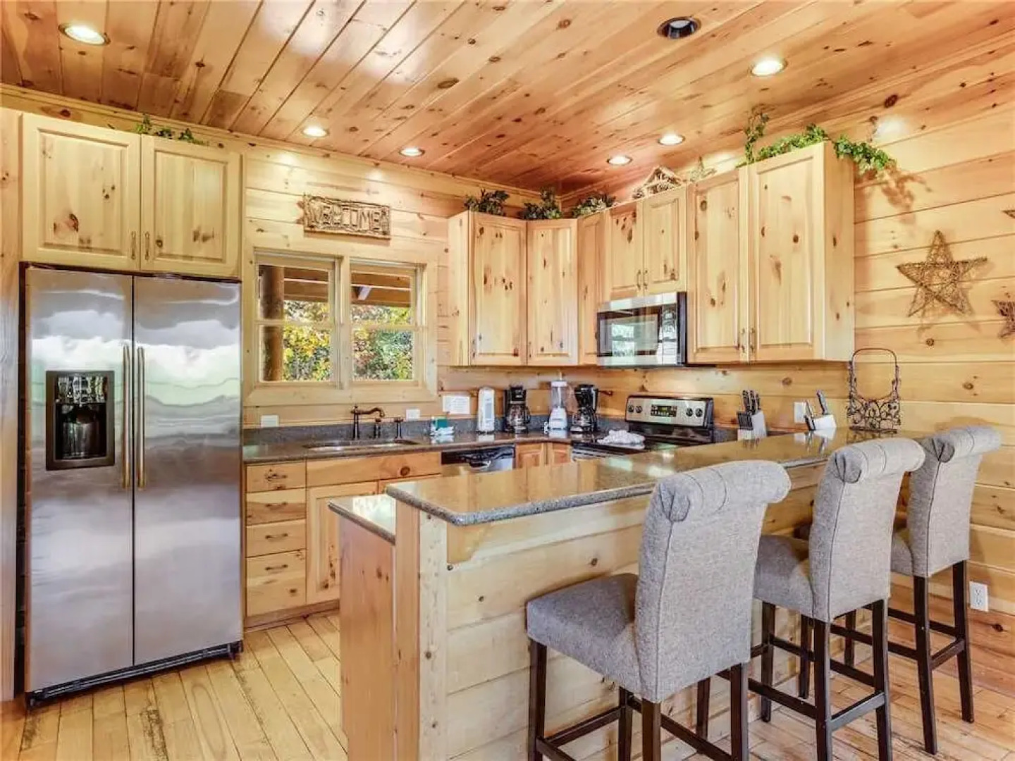 Big Bear Lodge - Five Bedroom Cabin