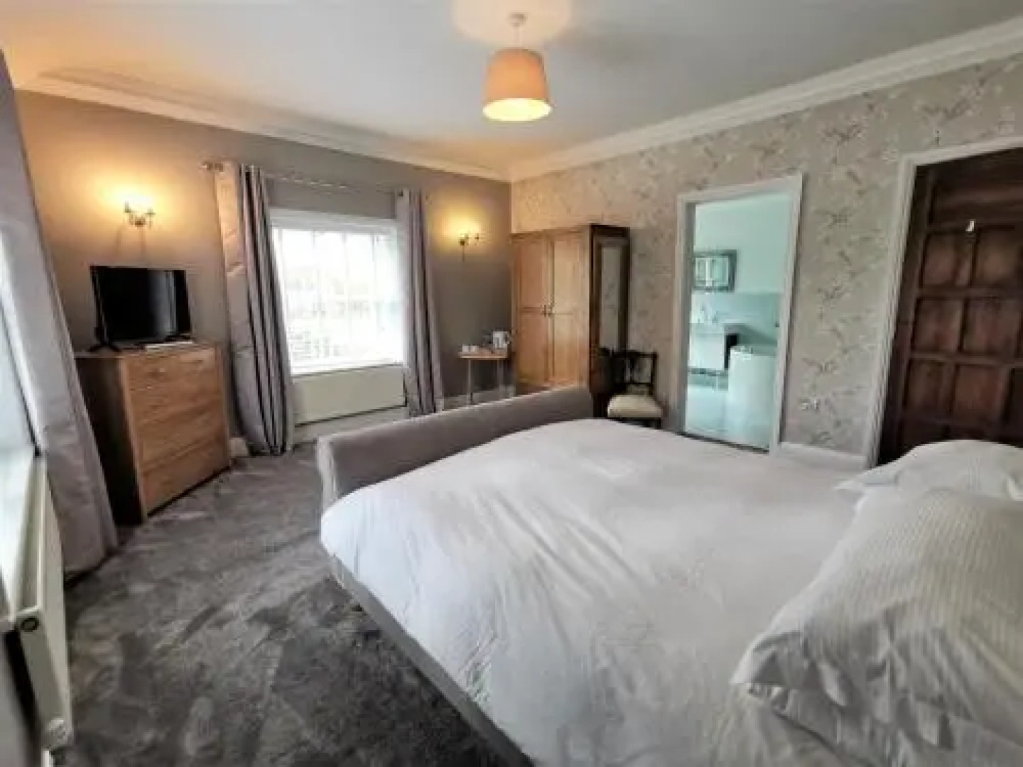 Blashford Manor Farmhouse - New Forest Cottage