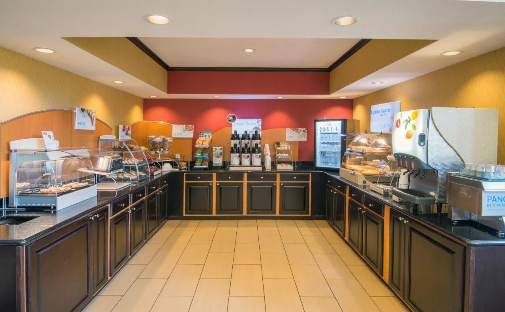 Holiday Inn Express & Suites Wauseon by IHG