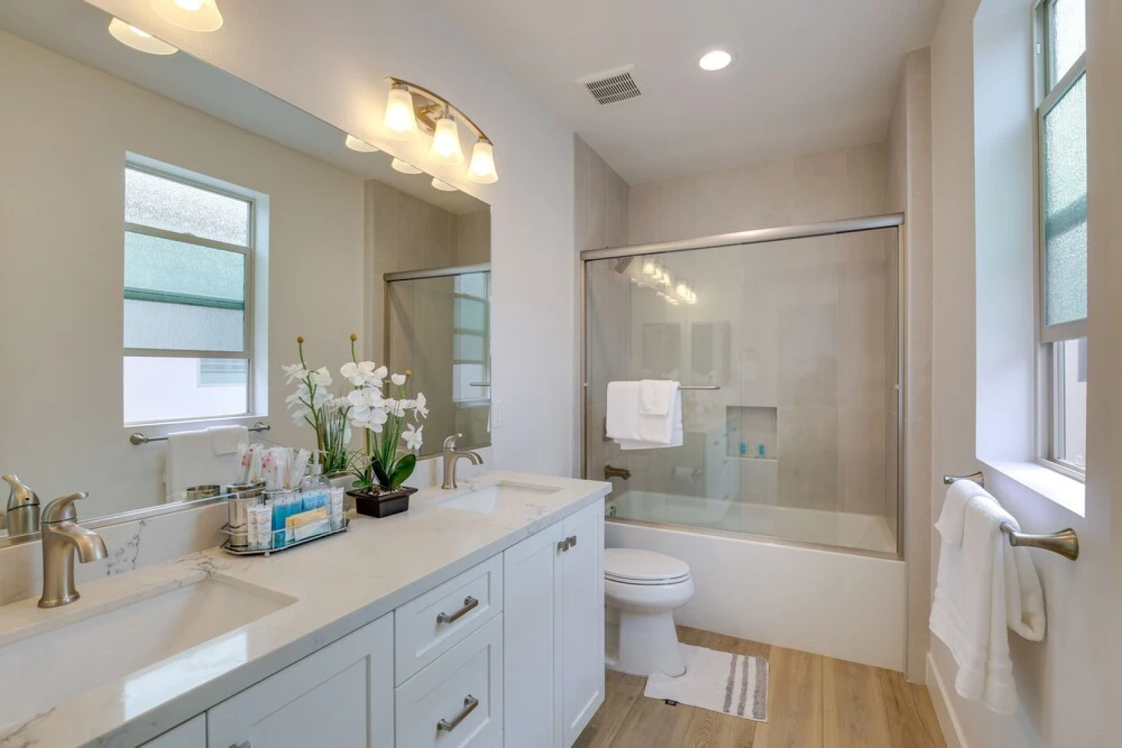 Pet-friendly Paramount Home, 16 Mi to Los Angeles!