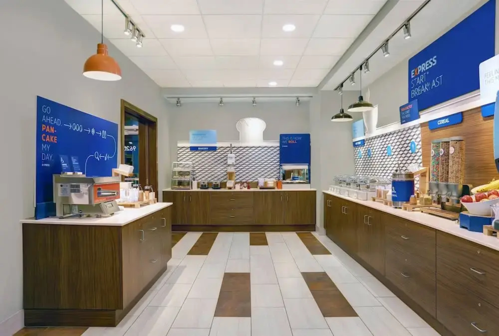 Holiday Inn Express & Suites Lenexa Overland Park Area