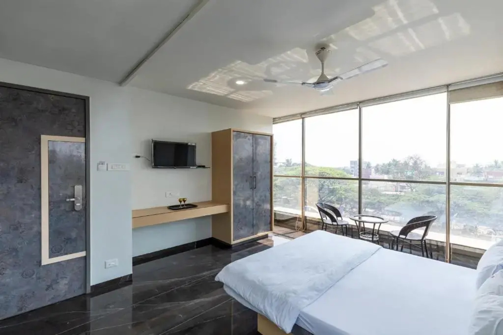 Hotel Anuradha Deluxe by OYO Rooms