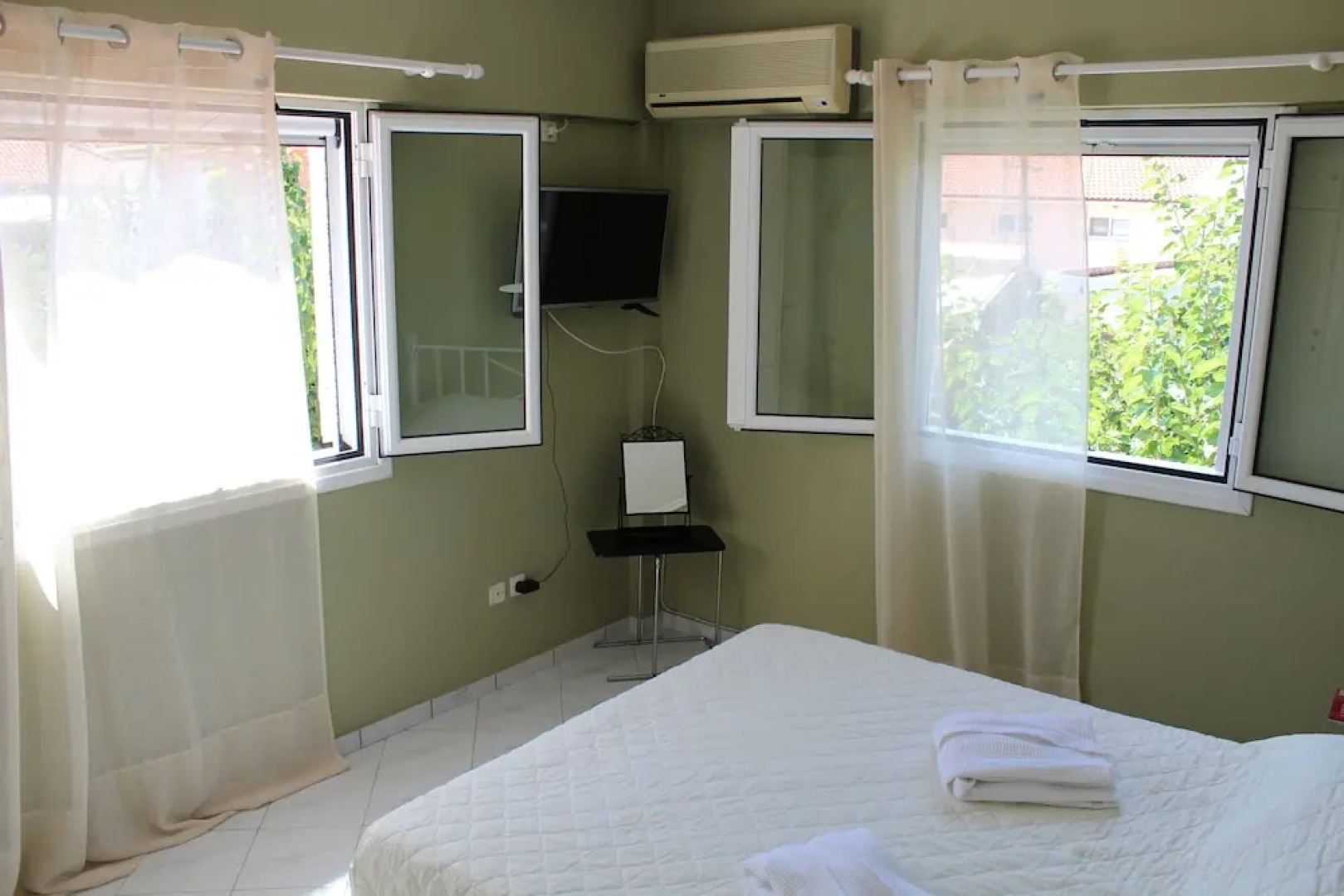 Alekos Beach Houses-Marina