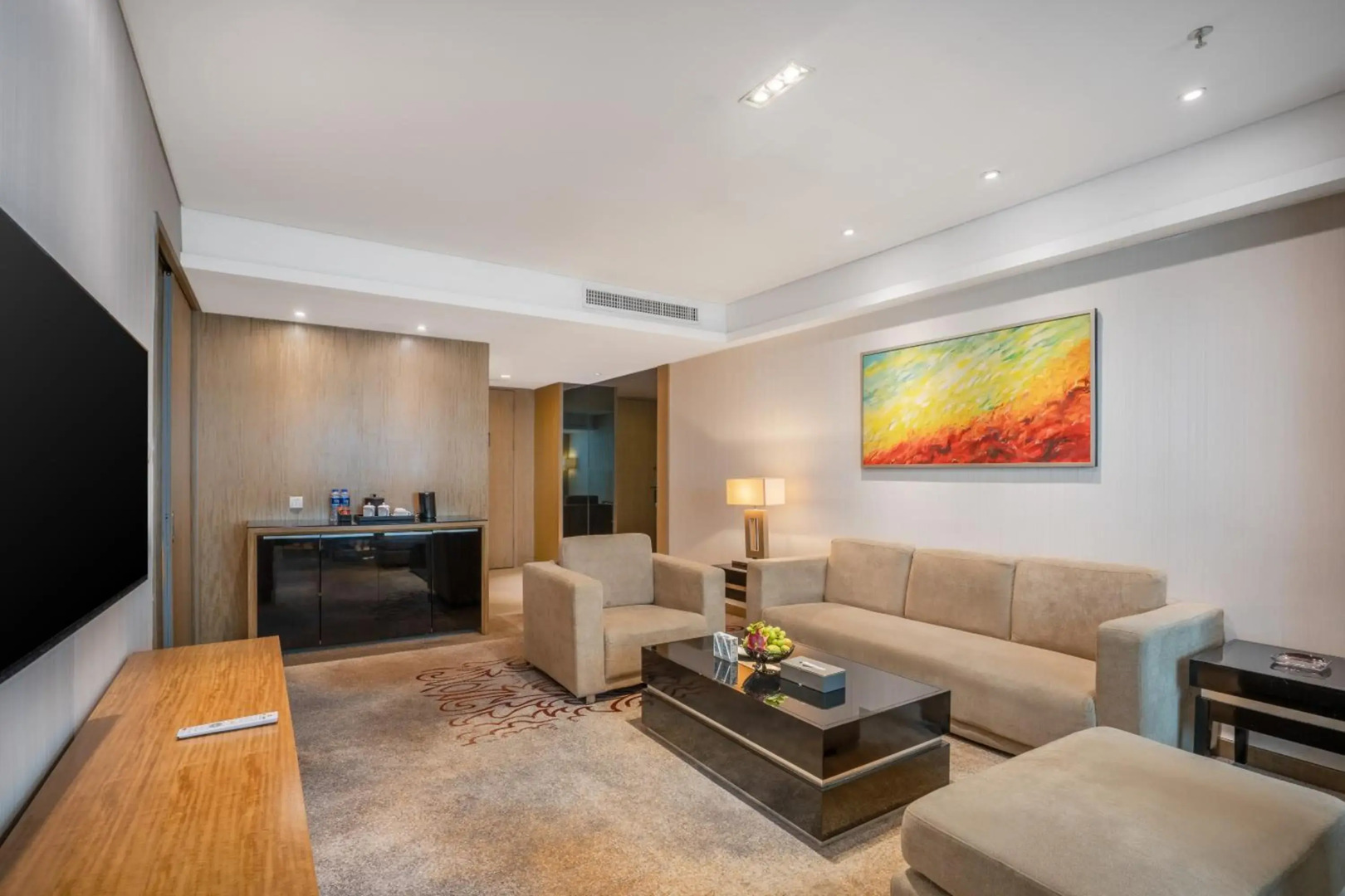 Guangzhou Pearl River International Hotel （Yijing Lu Metro Station）