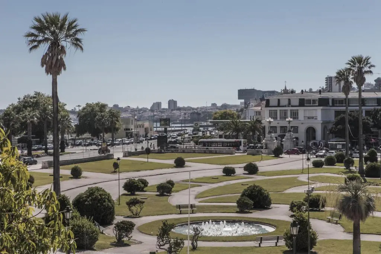 Rent4Rest Estoril Beachfront Apartments