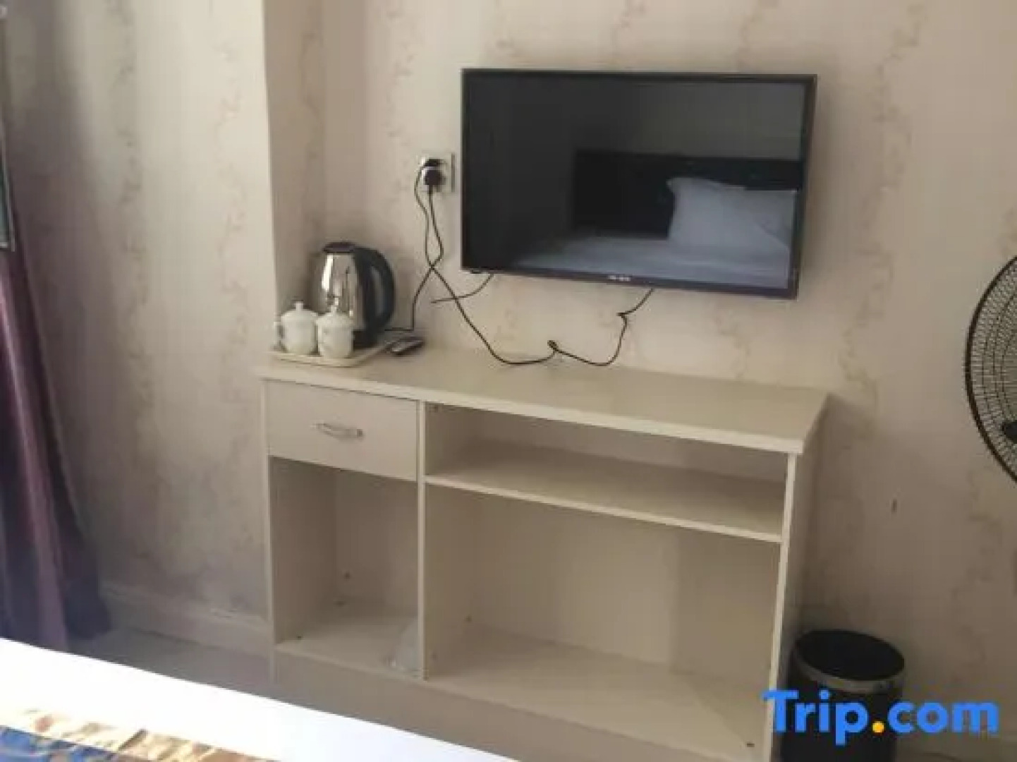 He Long Town Story Express hotel