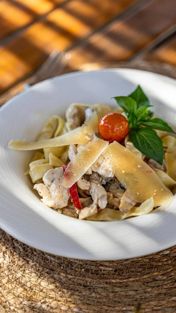 Chillos Beach Hotel & Lounge