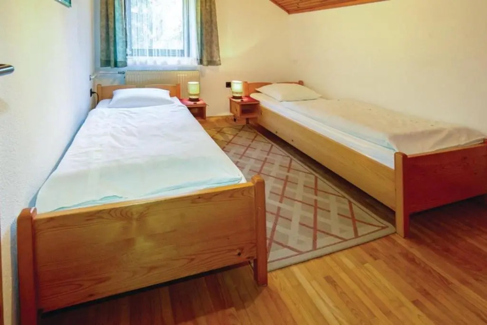 House Mavko Near Lake Cerknica