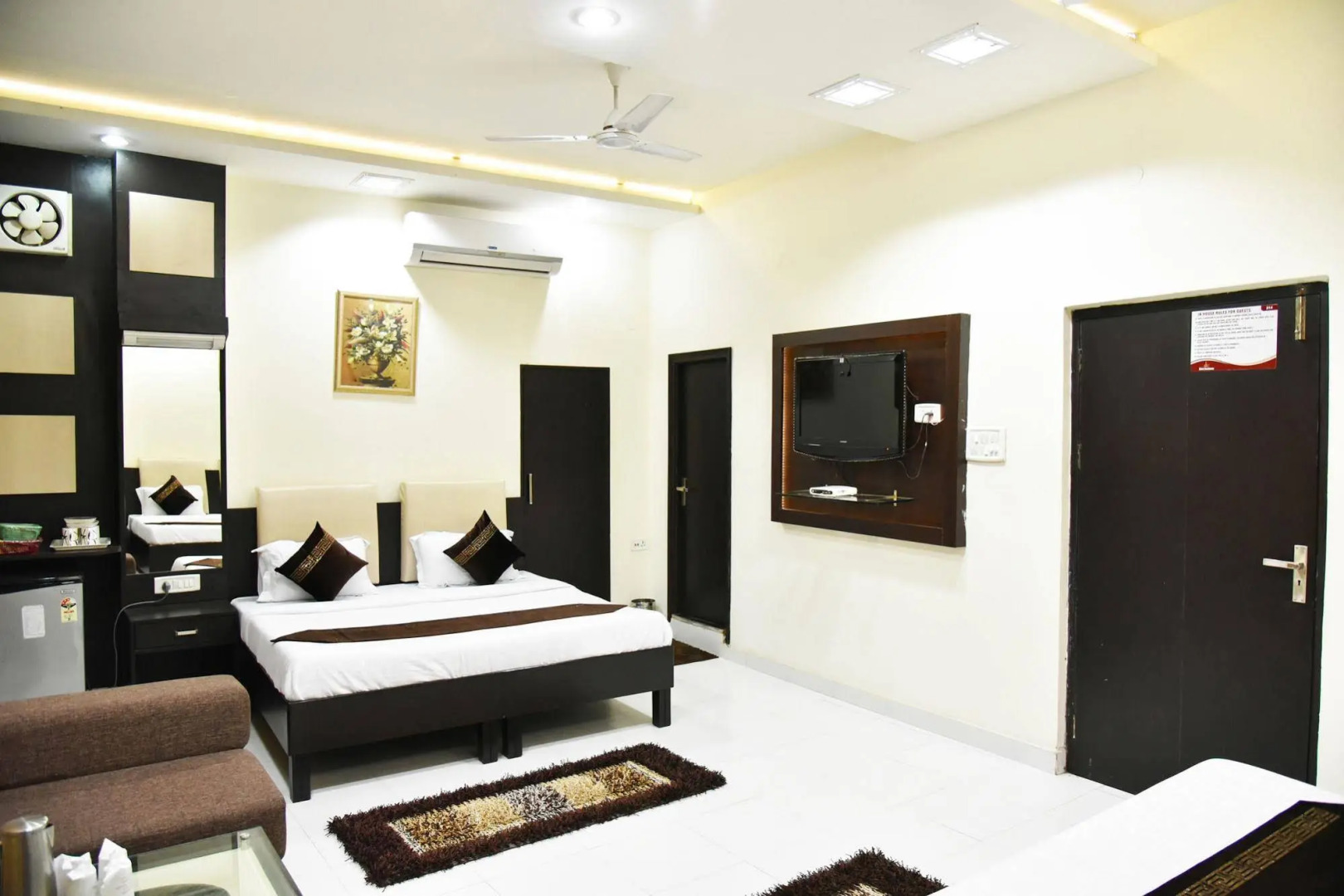 Hotel Akaal Residency