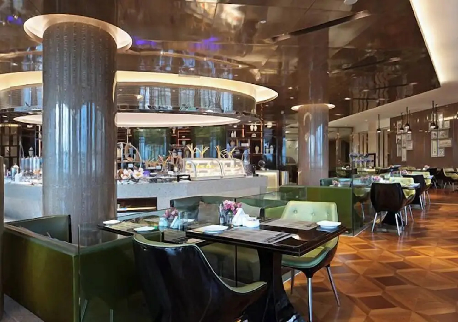 Luan Suntone Plaza Hotel