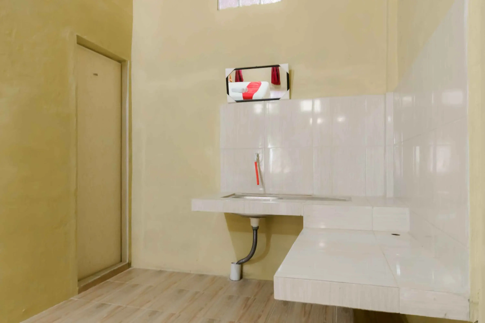 RedDoorz near Bukit Kubu Berastagi