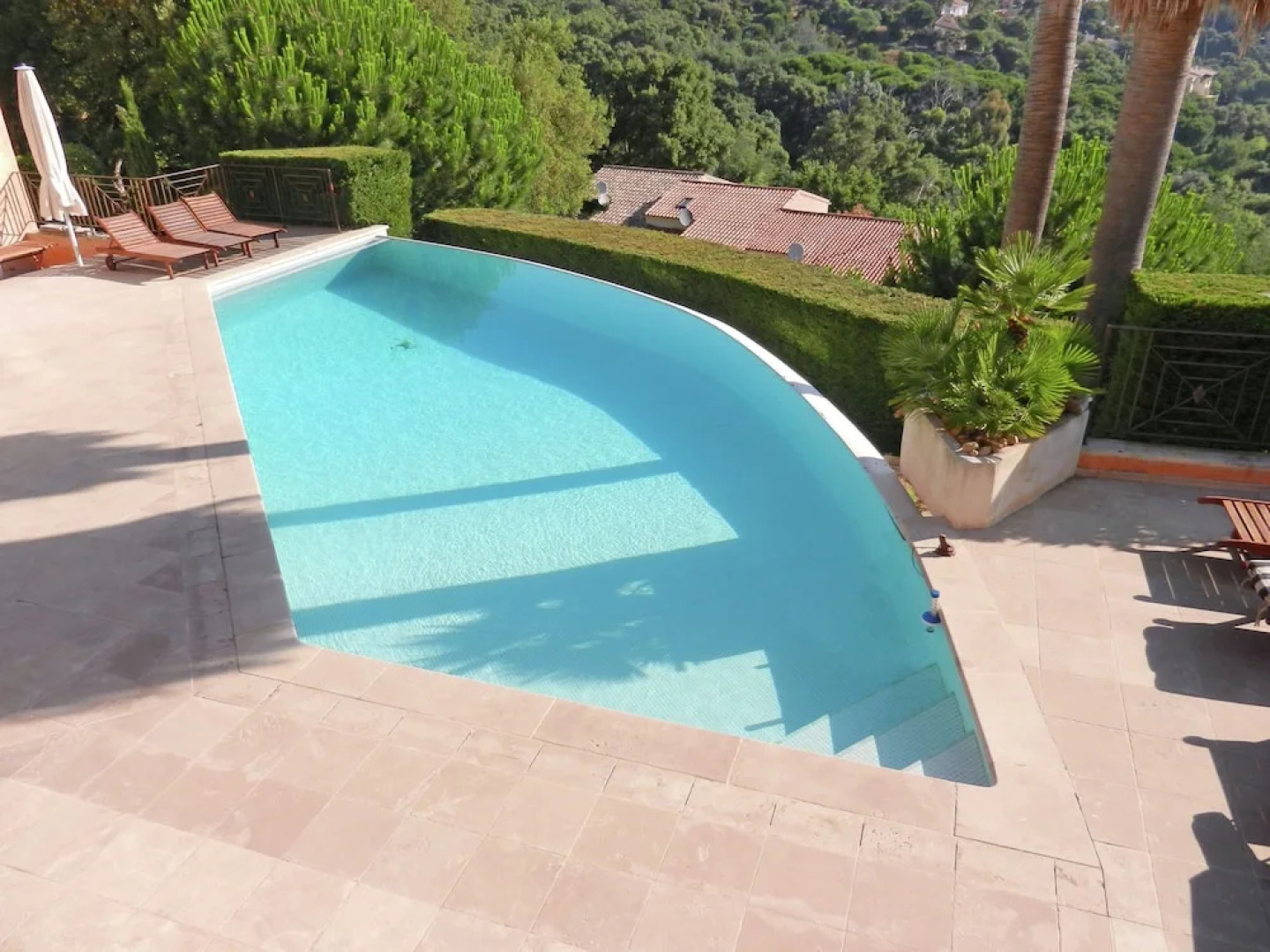 Plush Villa in Cavalaire-sur-Mer with Private Pool