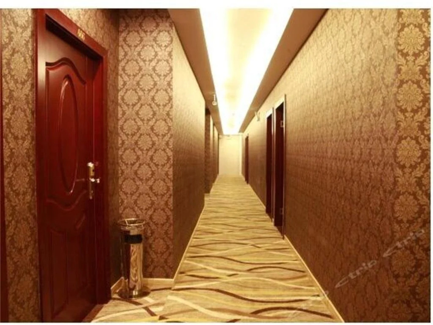 Luzhou Shangyou Hotel