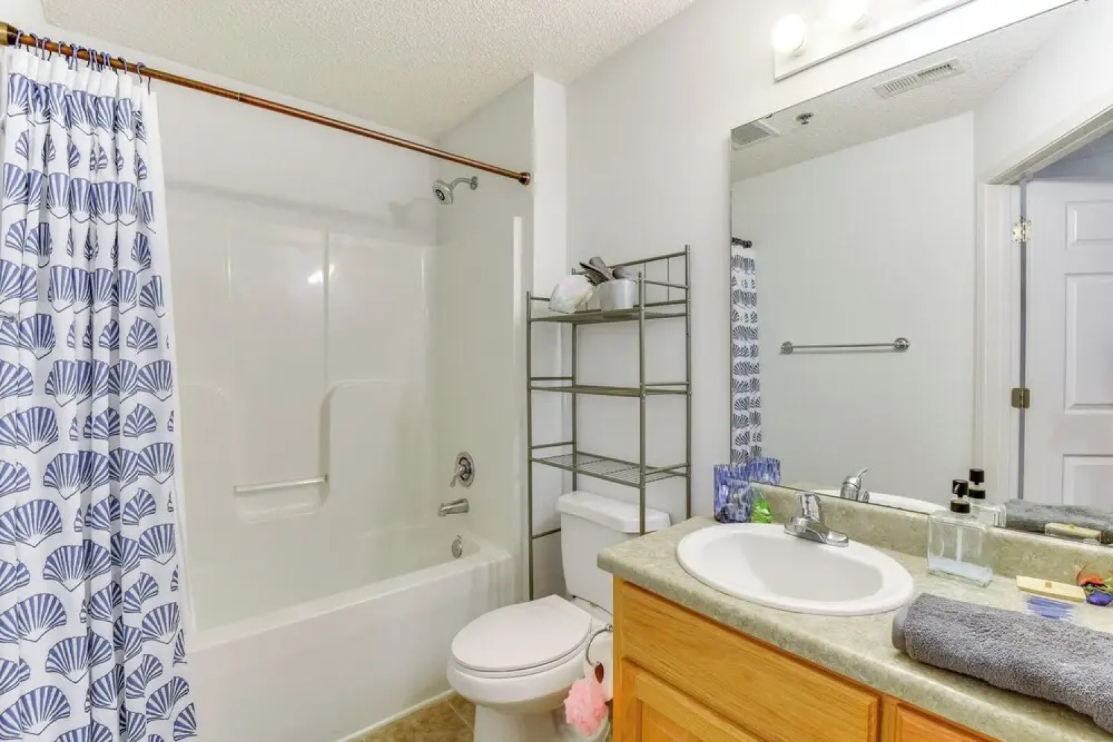 Scenic Outdoor Space: Lake Keowee Retreat!