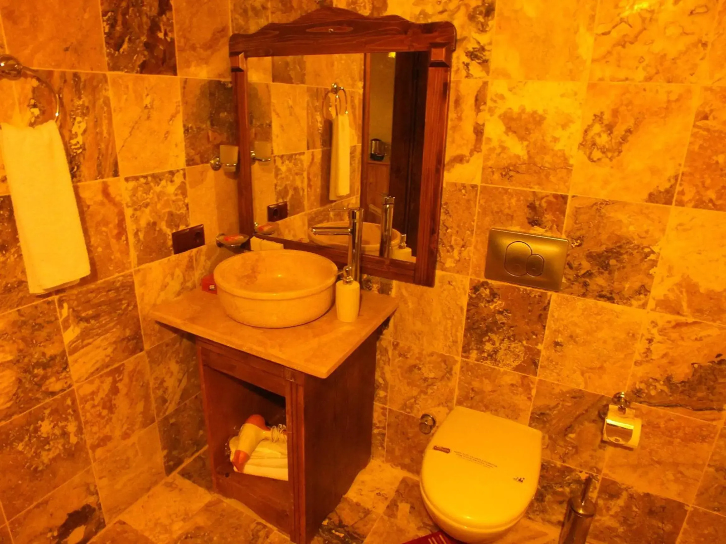 Dilek Tepesi Cave Hotel