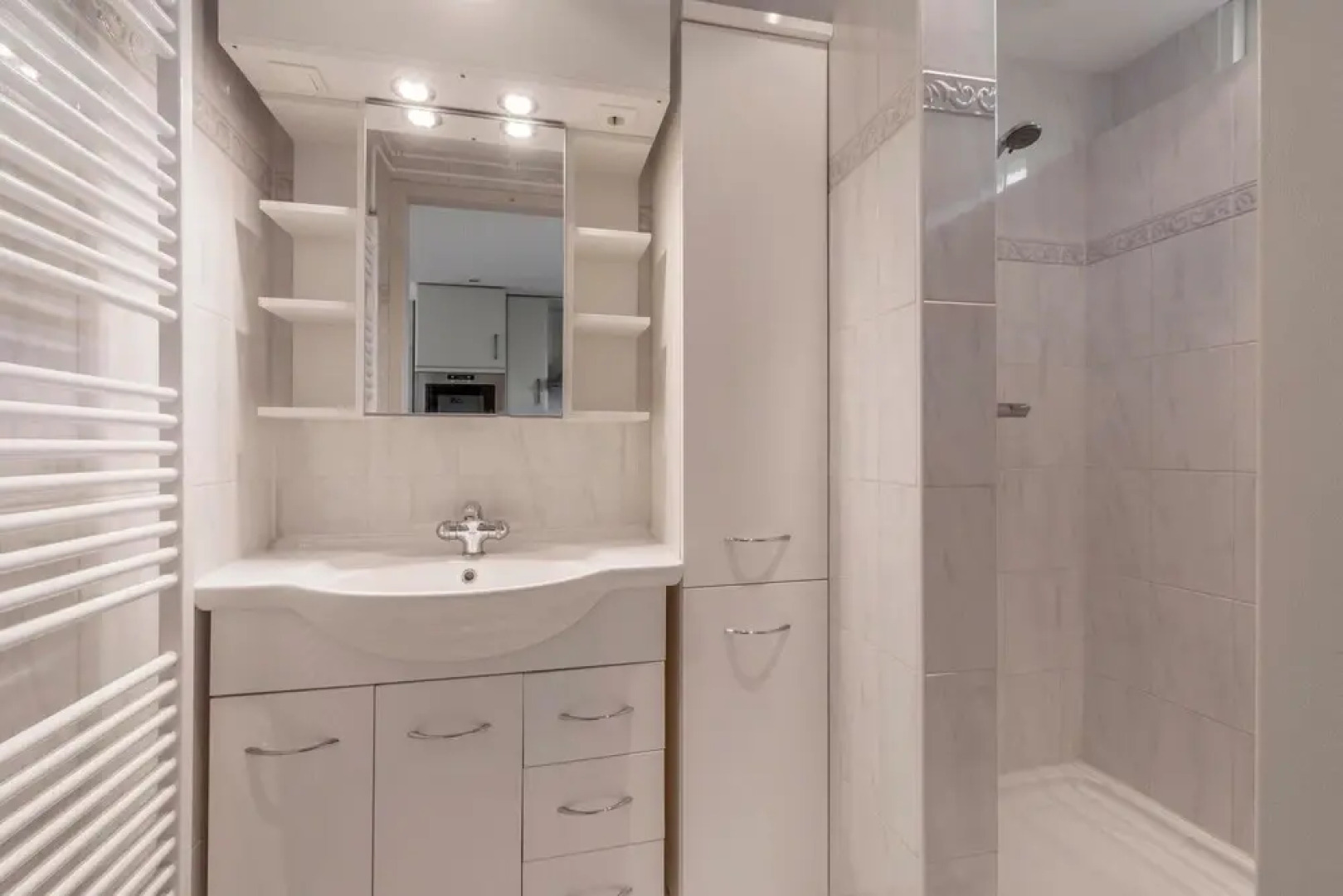 Bungalow With Sauna and Pool in Quiet Location