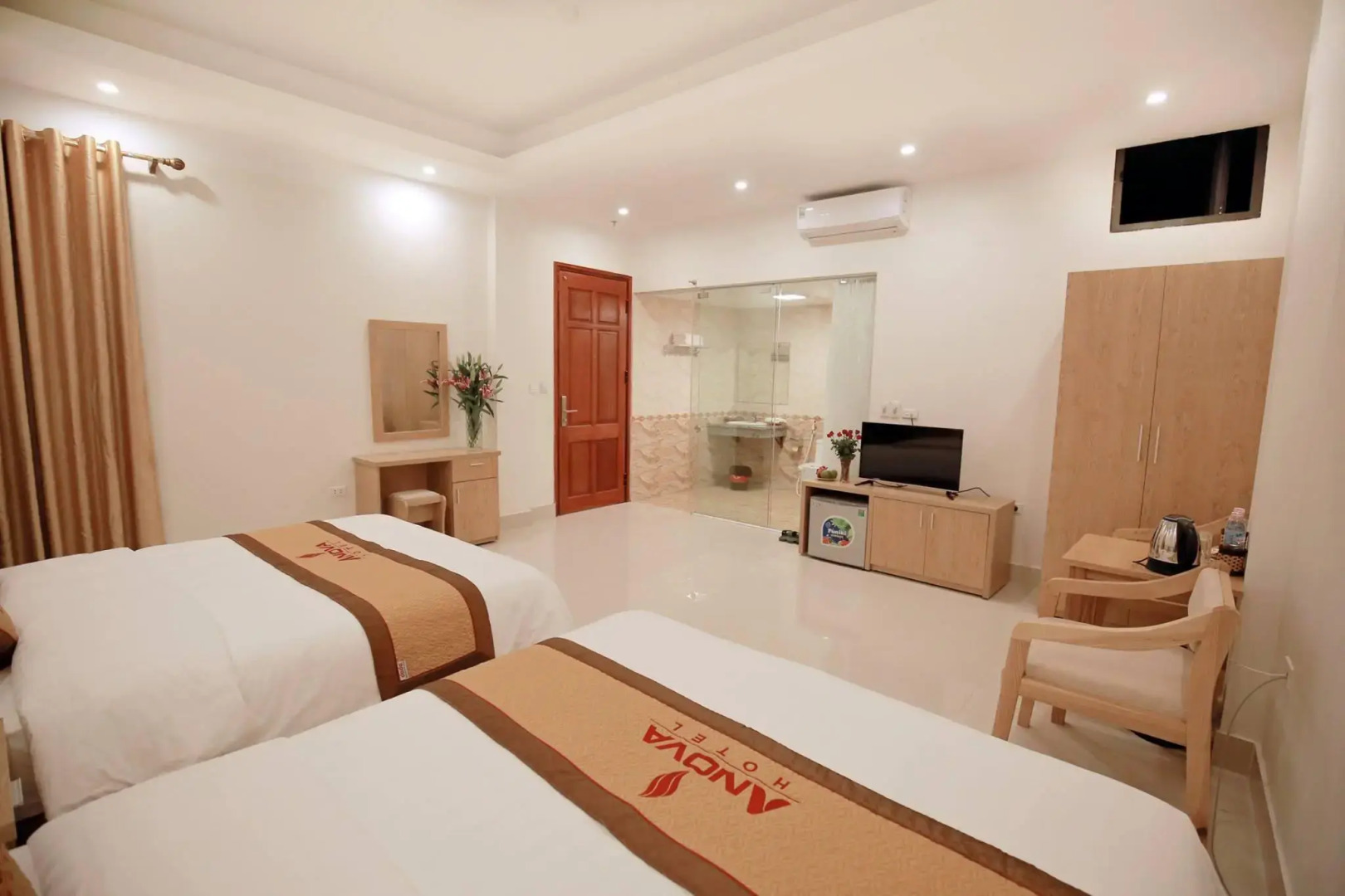 Anova Airport Hotel — Convenient & Friendly