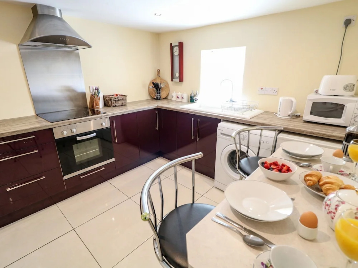 Whispering Willows - The Thatch