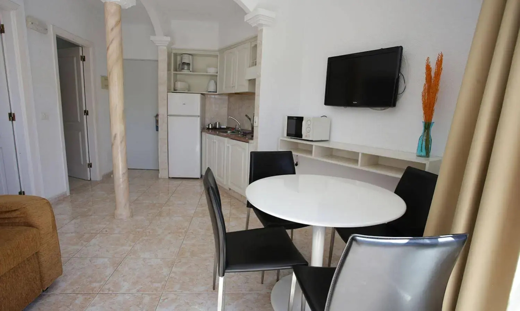 Checkin Bungalows Atlantida