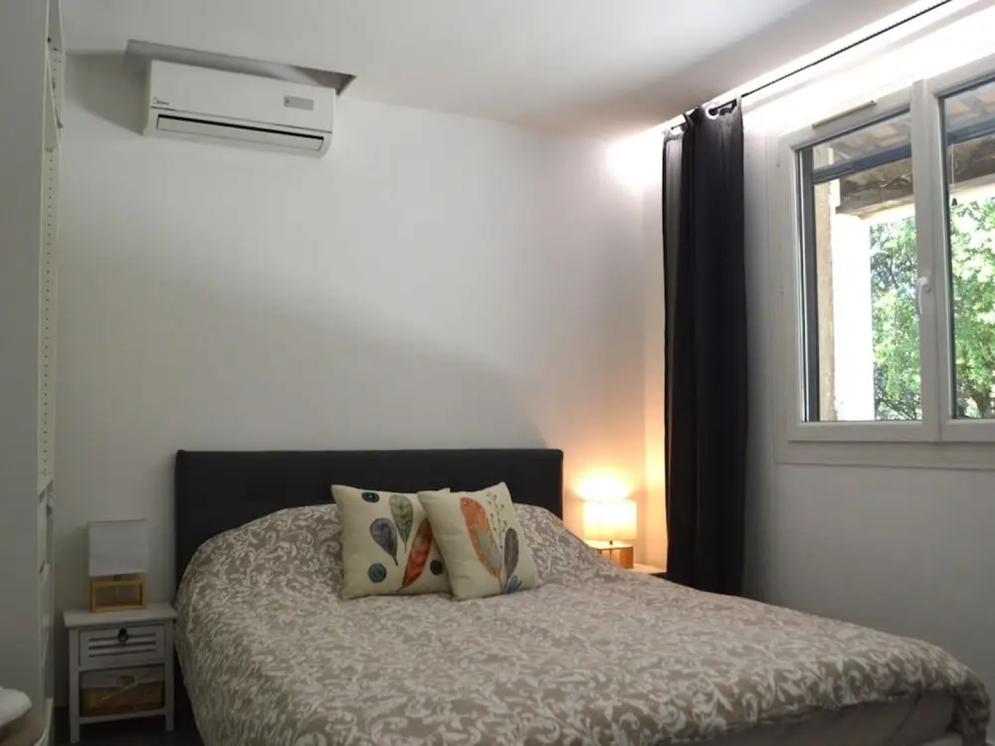 Modern Holiday Home With Private Pool and Garden