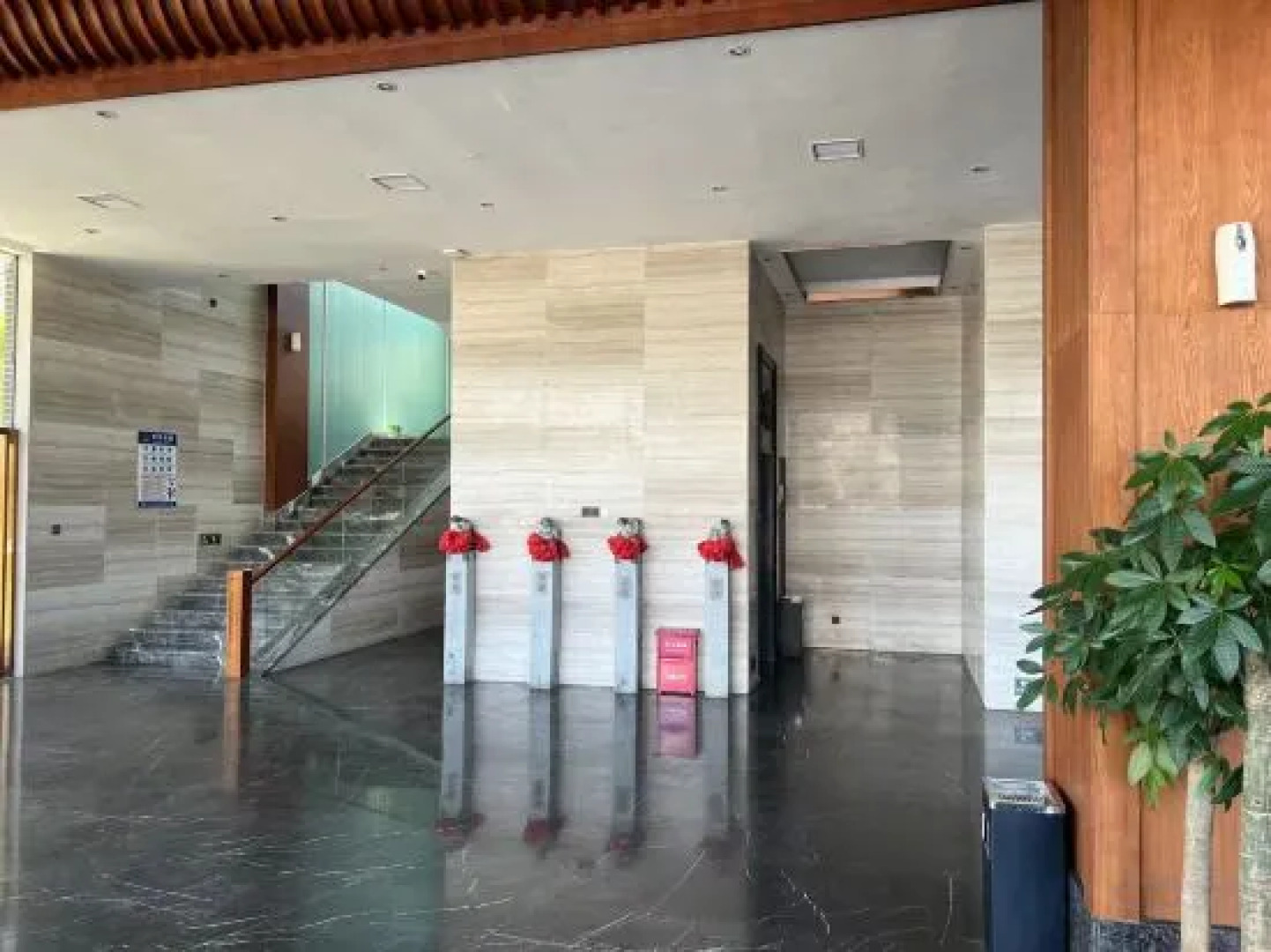 Junlun Hot Spring Hotel