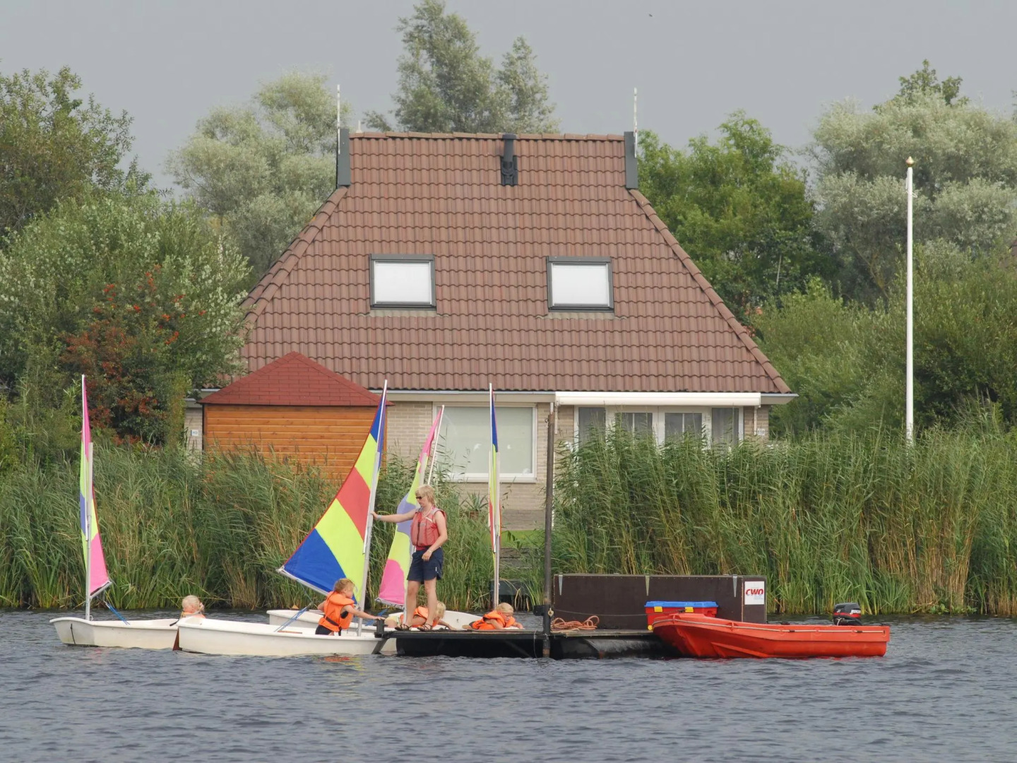 Comfortable bungalow with massage shower, within nature