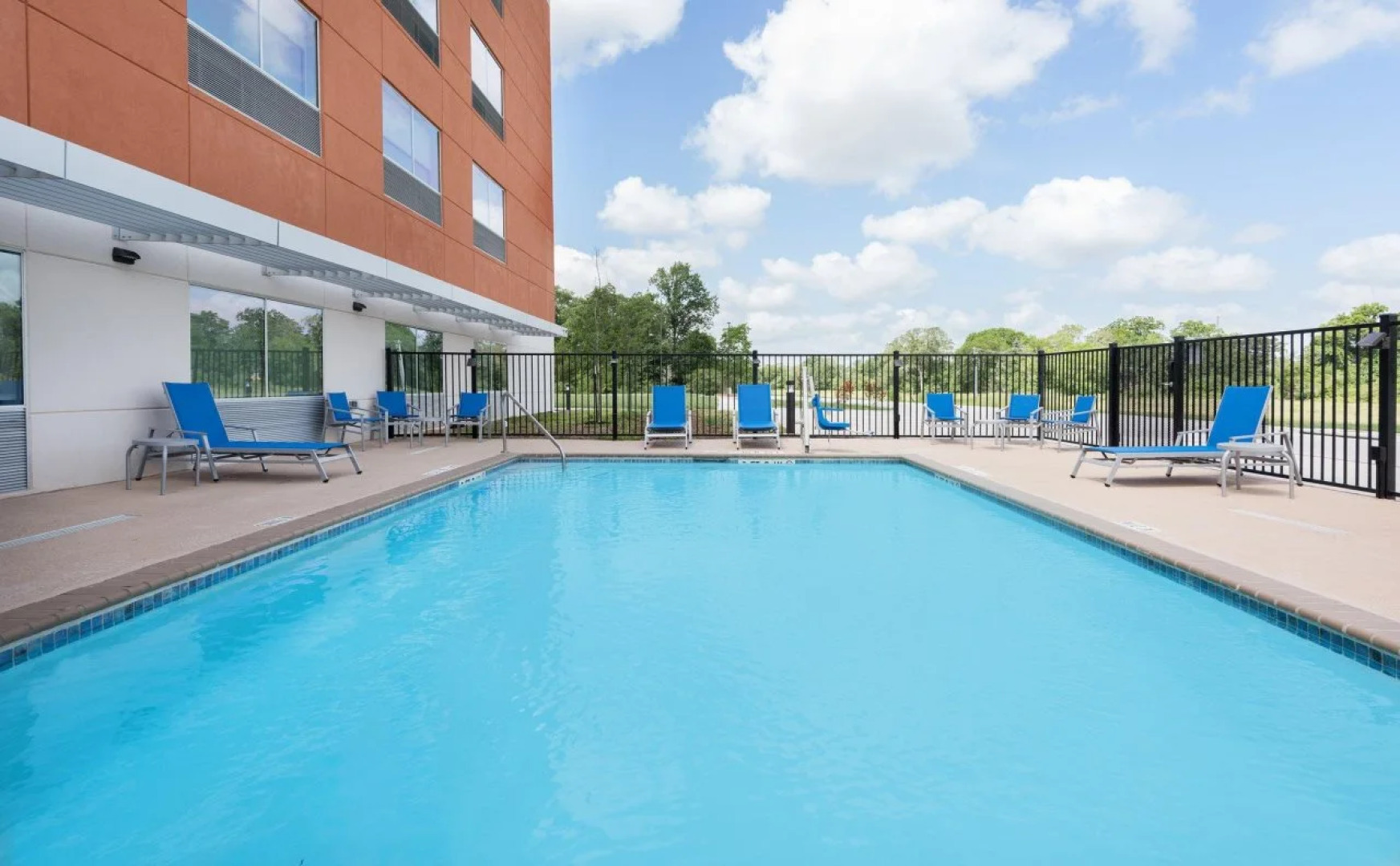 Holiday Inn Express & Suites Bryan - College Station by IHG