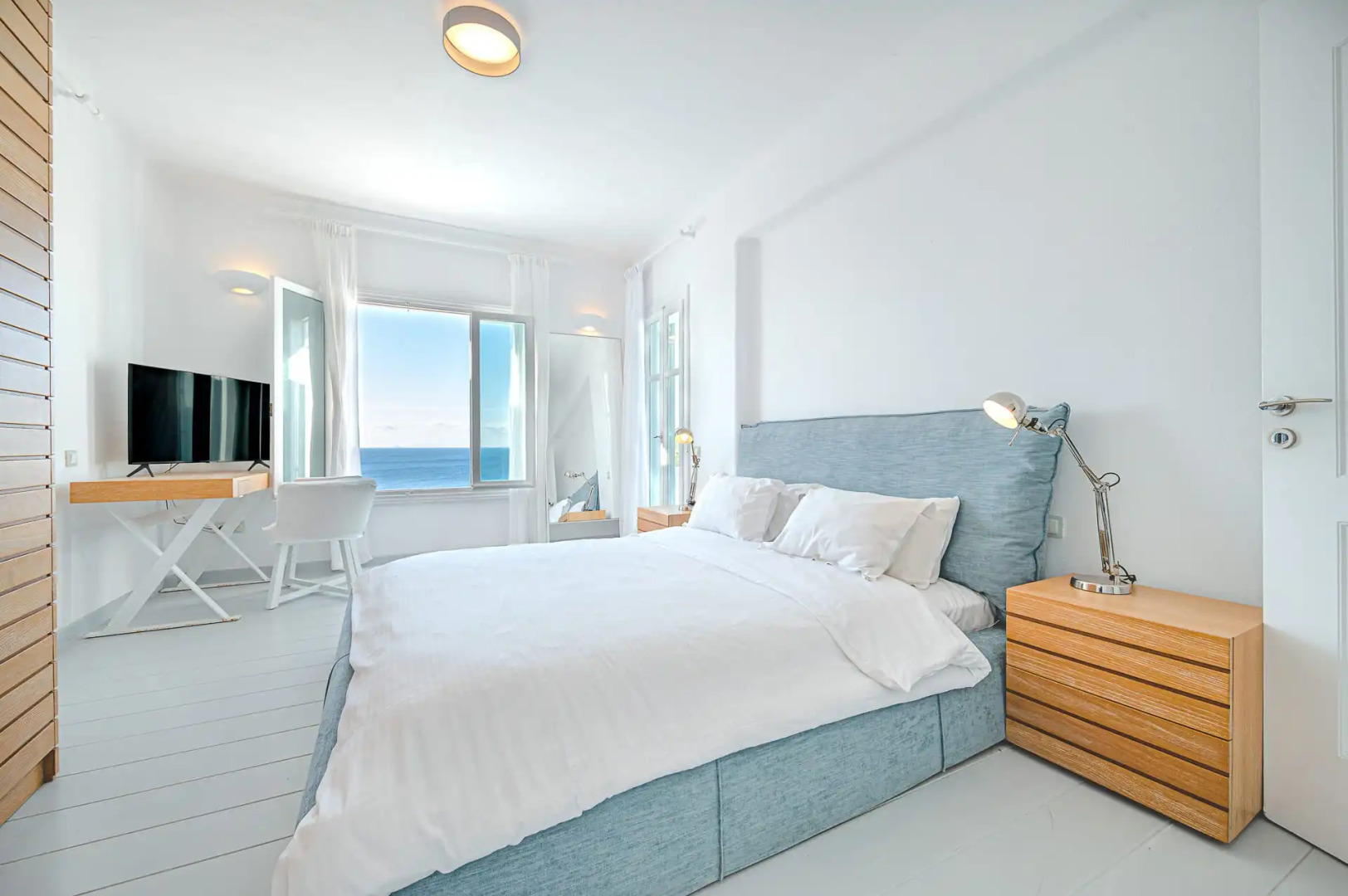 Live and Travel Greece