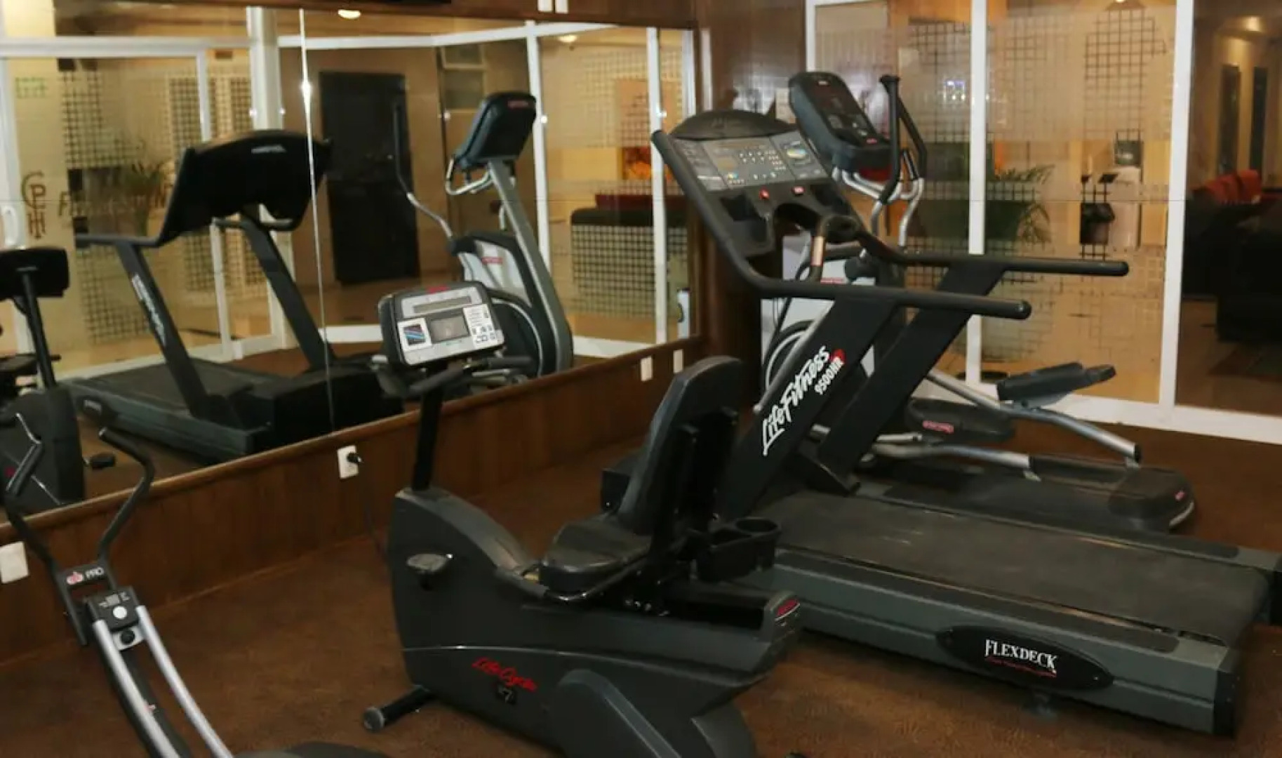 Centriplaza Hotel Suite & Spa