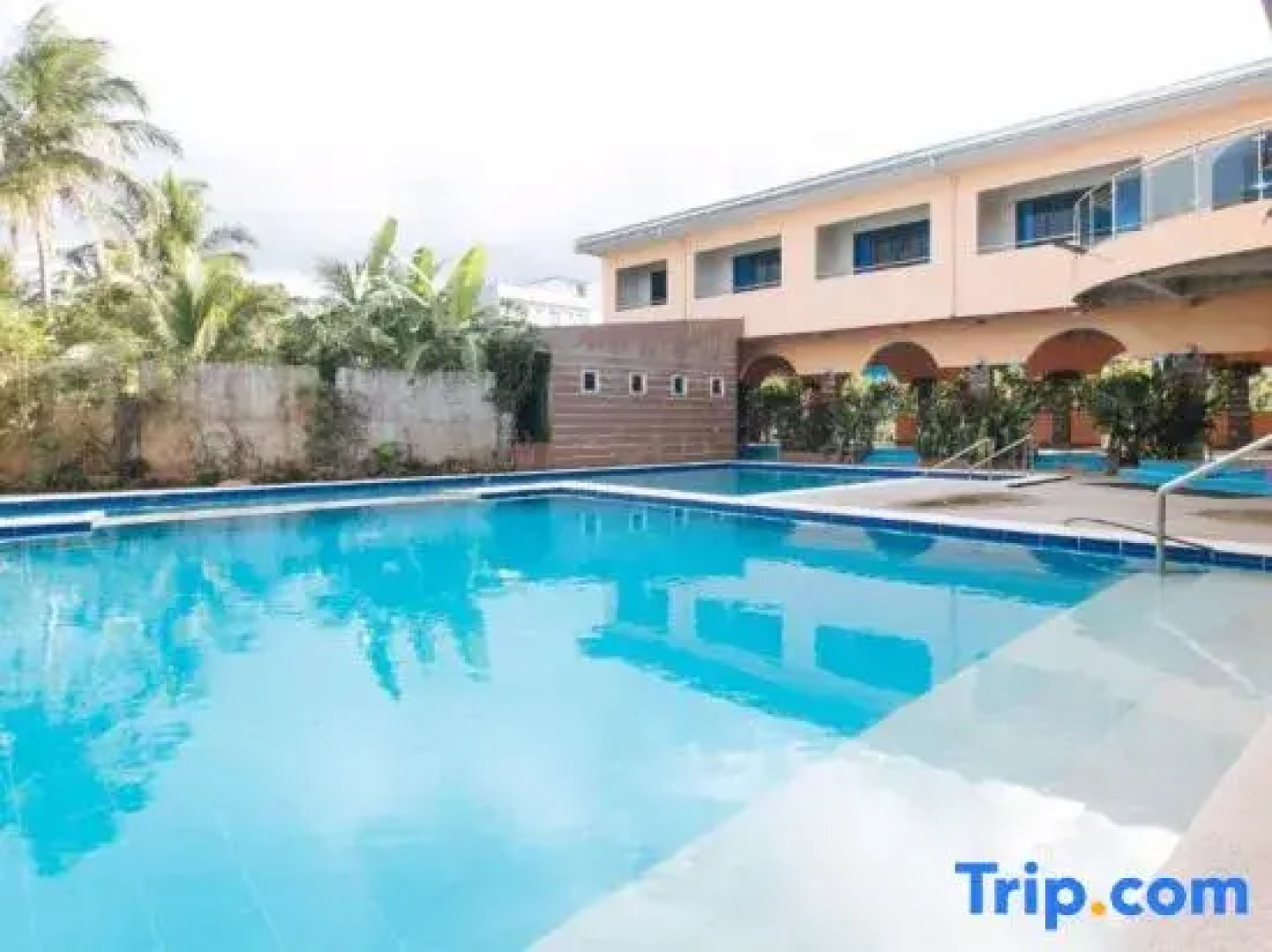 RedDoorz Plus near Municipality of Luisiana Laguna