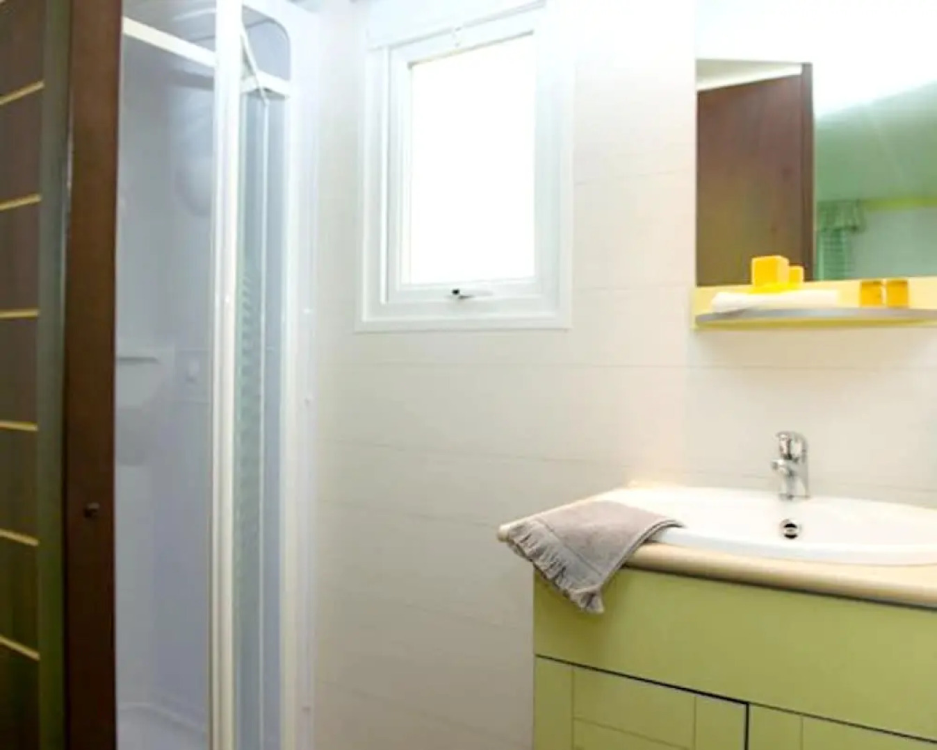 Property With 2 Bedrooms in Nages, With Wonderful Lake View, Pool Acce