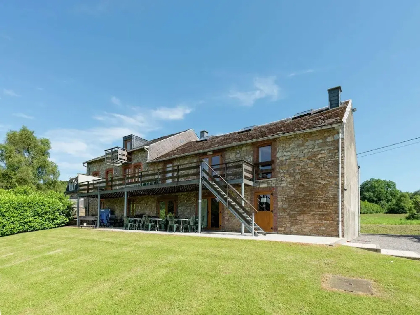 Cottage in Ferrieres With Sauna & Garden
