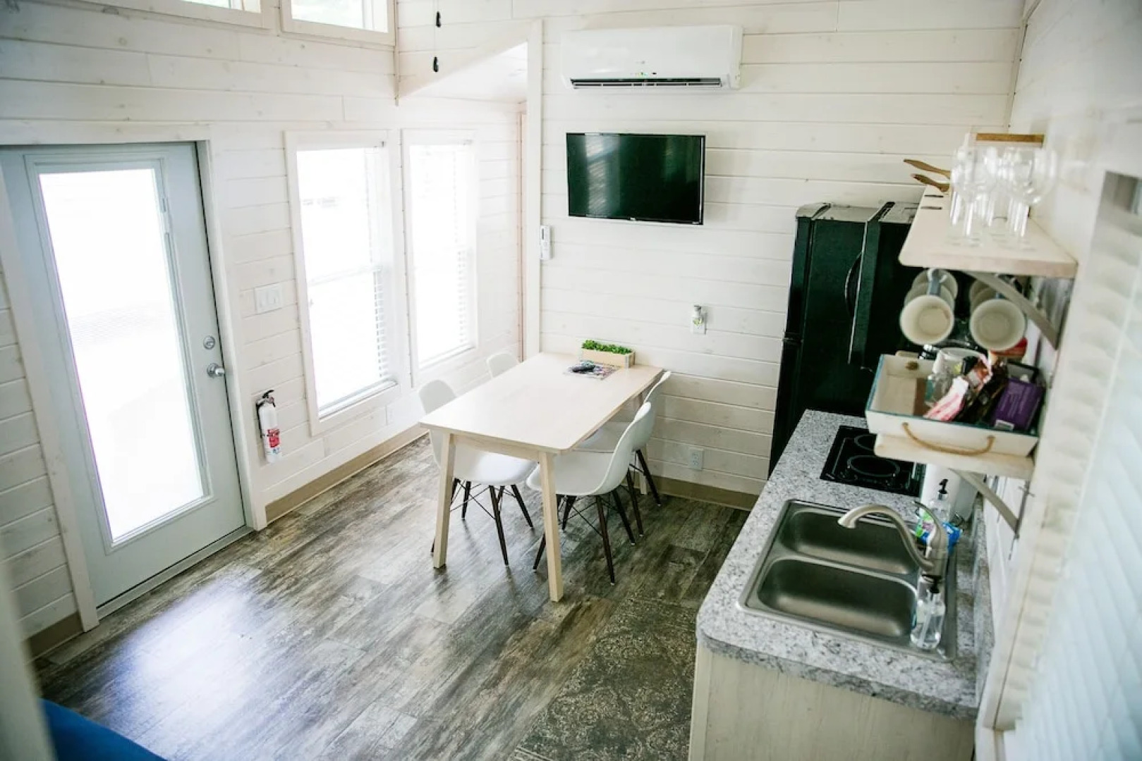 Waterfront Two Bedroom Cabin #18 on the Lake at Long Cove Resort by Redawning