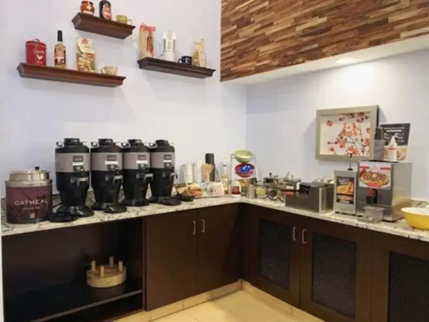 Tysons Corner Suites, A Baymont by Wyndham