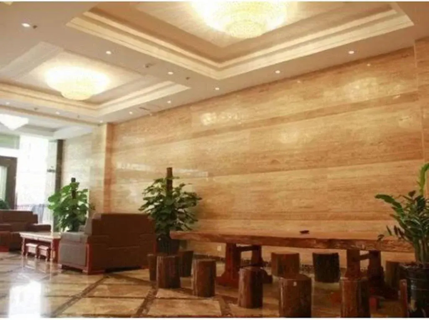 Xishuangbanna Zhongrui Business Hotel