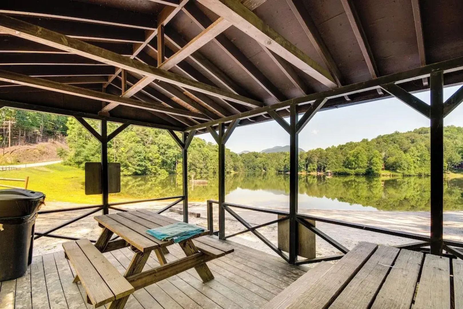 Sandy Beach, Fun Games & Barn: Lake Lure Gem!