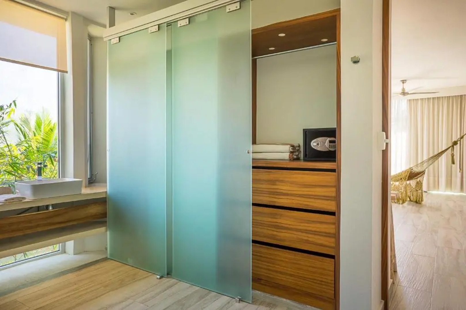 Private Canal Villa 10min to Beach