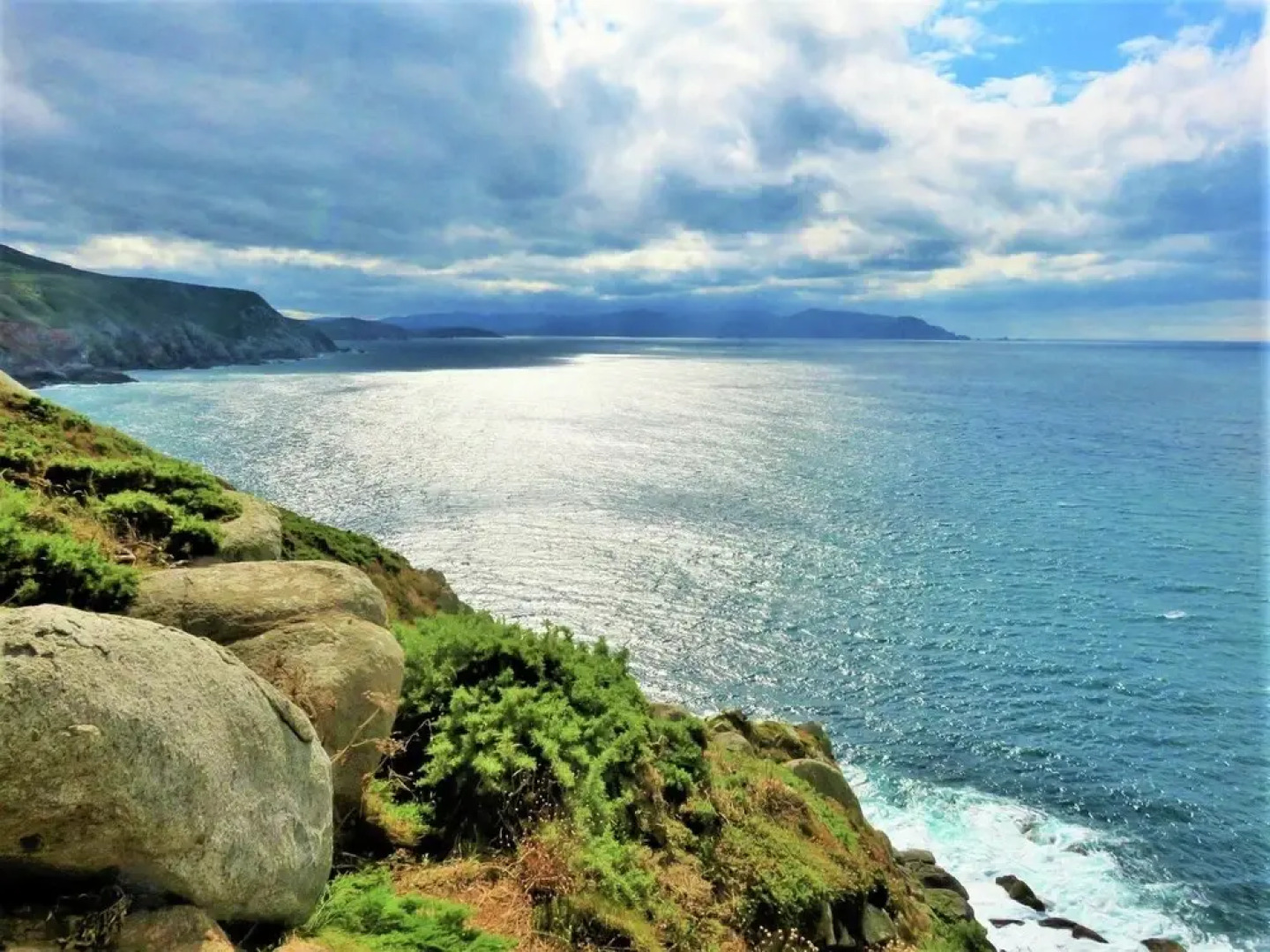 Stylish Property with Swimming Pool & Garden in Pontevedra near Portugal