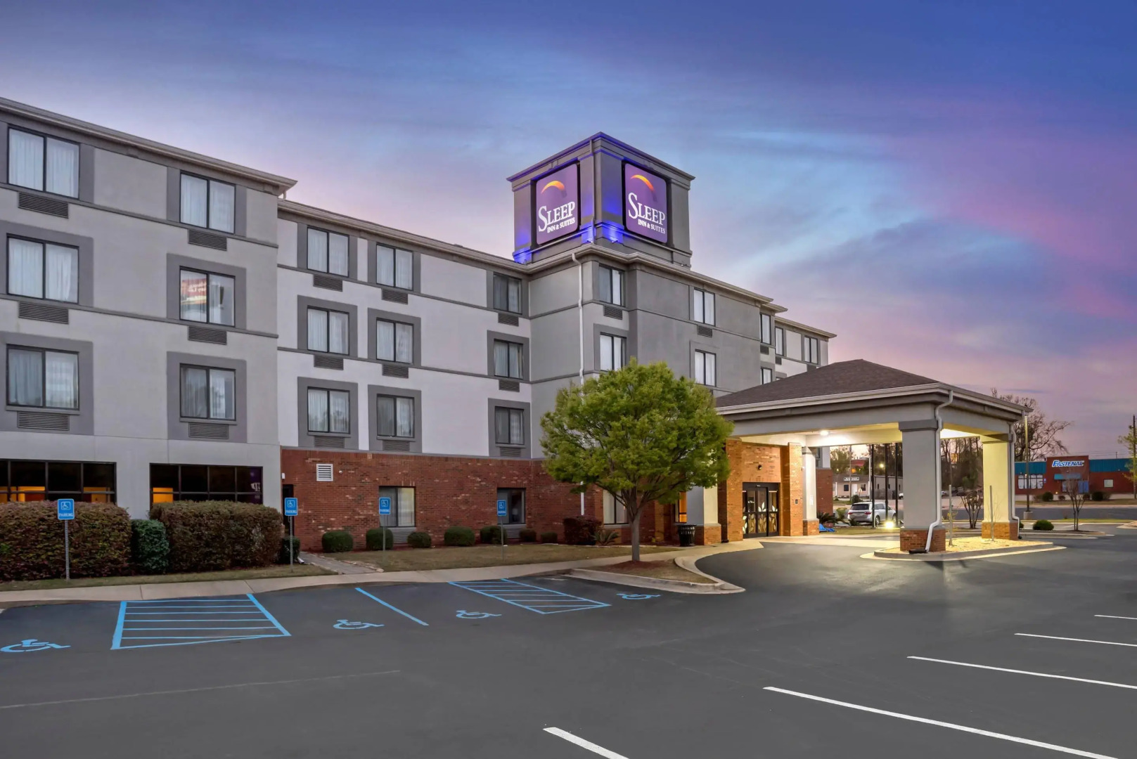 Sleep Inn & Suites Auburn Campus Area I-85