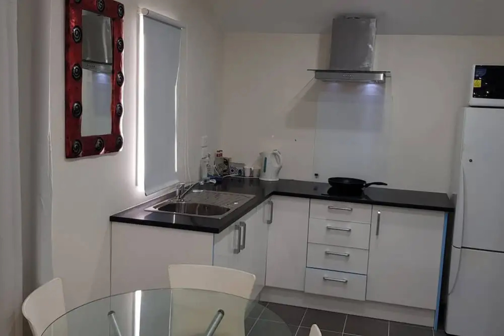 Beautiful and Bright Studio Apartment, Botany Downs