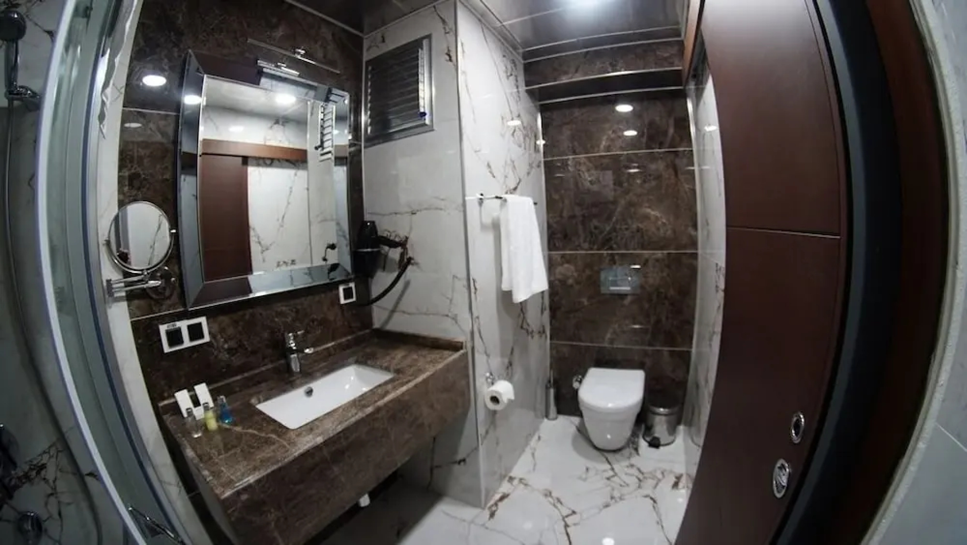 Kahra Otel