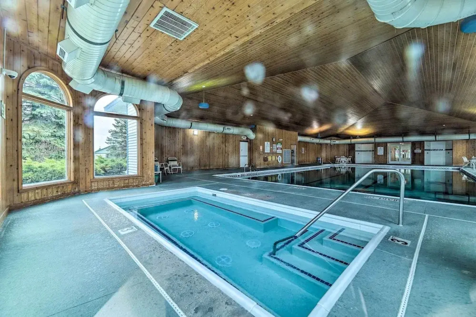 Bright Manistee Condo w/ Beach + Pool Access!