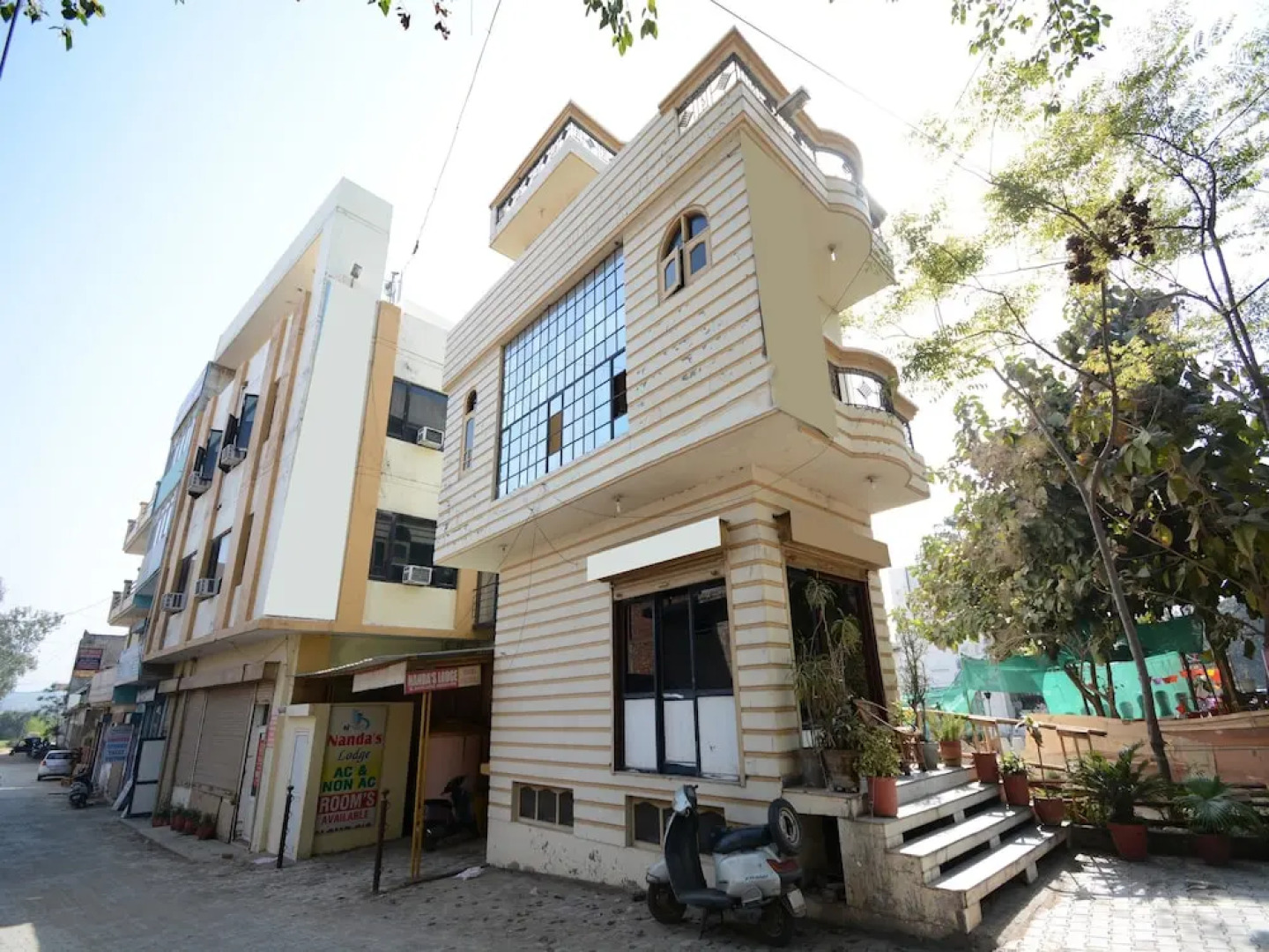 Nanda Lodge by OYO Rooms