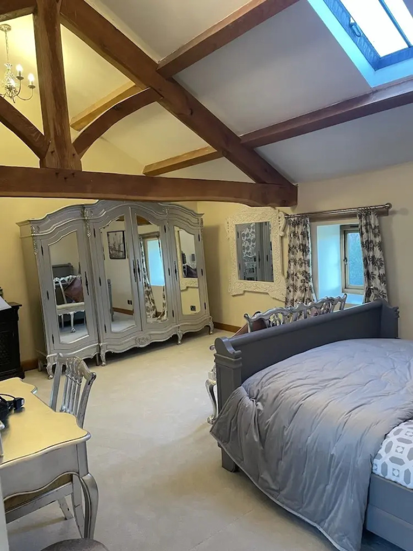 Rookery Barn an Amazing Country Retreat hot tub