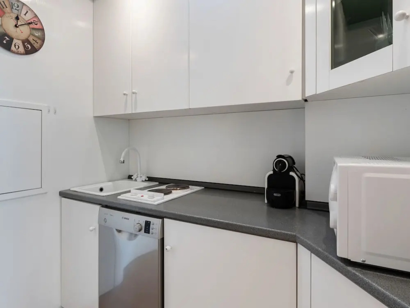 Pleasant Holiday Home in Gardone Riviera With Swimming Pool