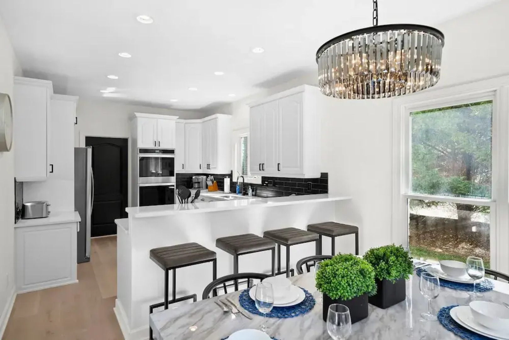 Knotty Pines by Avantstay Lake Views Renovated