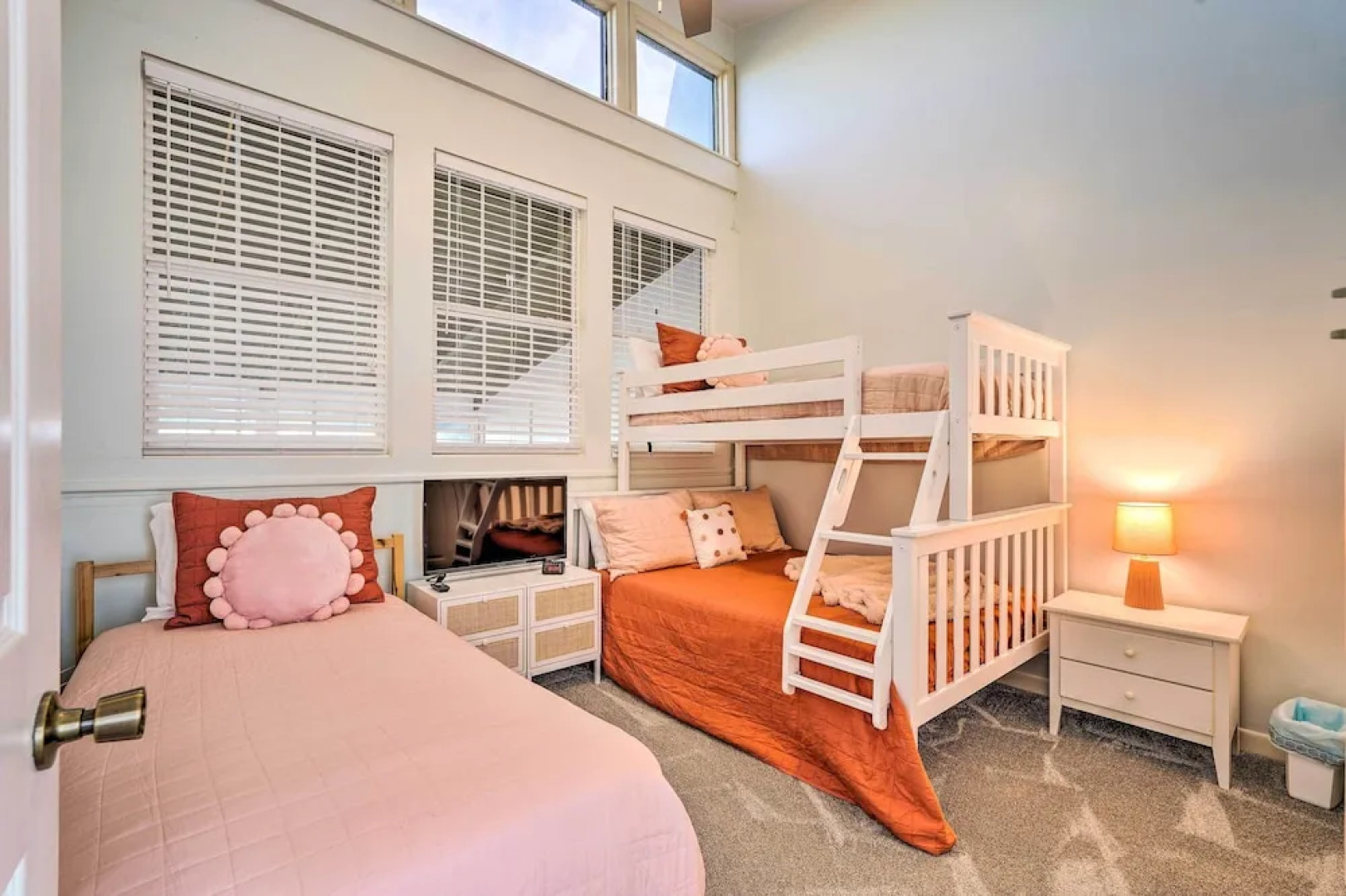 PCB Escape w/ Pool & Beach Access, Beach Chairs!