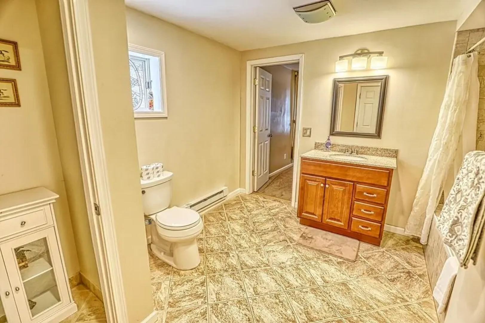 33 West Washington Street 4 Bedroom Home by RedAwning