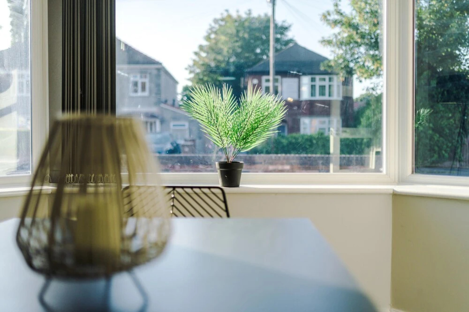 Premium 3 bed Detached House - off Road Parking - Bromborough