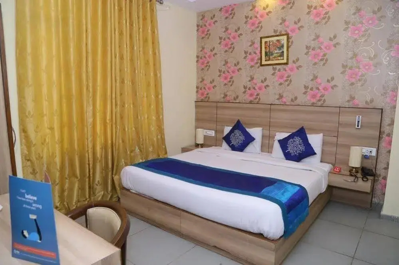 OYO Rooms Paras down Town Mall